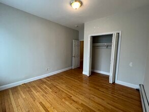 42 Waugh St in Lowell, MA - Building Photo - Building Photo