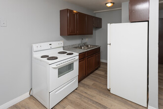 7th Street Apartments in St. Paul, MN - Building Photo - Interior Photo