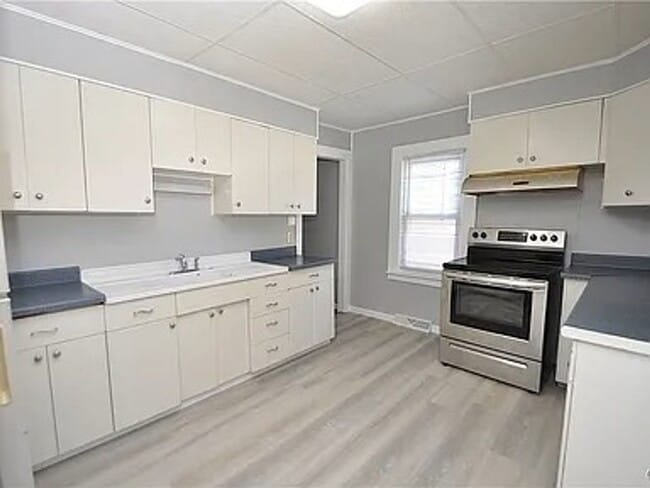 property at 122 Beechwood Ave