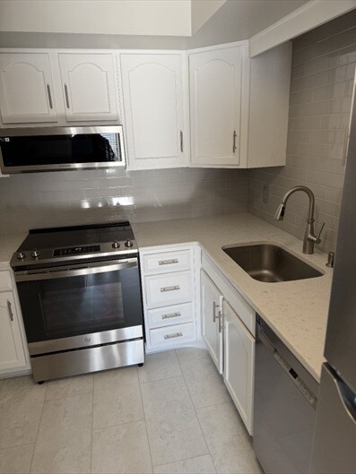 33 Windemere Apartments in Lansdowne, PA - Foto de edificio - Building Photo