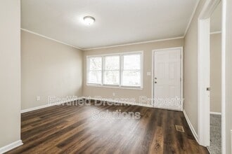 401 Hobson St in High Point, NC - Foto de edificio - Building Photo