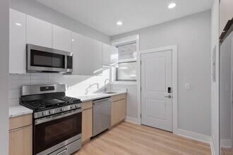 6929 N Lakewood Ave in Chicago, IL - Building Photo - Building Photo