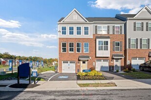 171 Woodgate Cir in Pasadena, MD - Building Photo