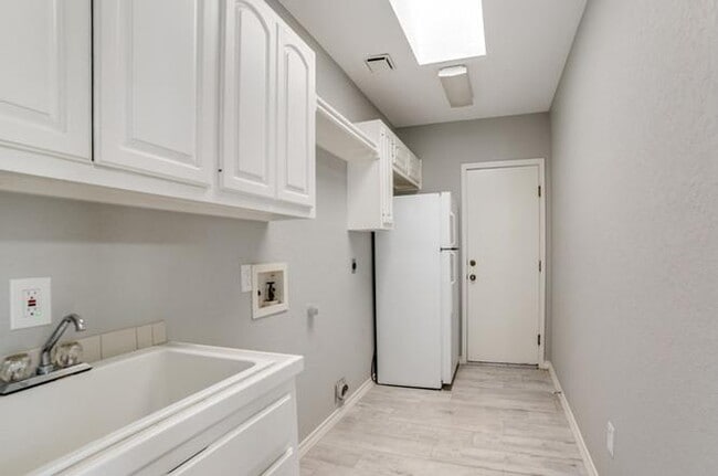 2580 Goat Hill Rd in Lakehills, TX - Building Photo - Building Photo