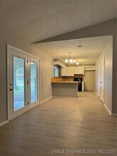 1100 S Lions Ct in Broken Arrow, OK - Building Photo - Building Photo