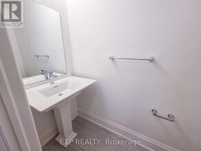 3328 Azam Wy in Oakville, ON - Building Photo - Building Photo