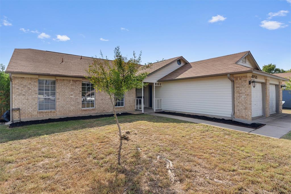 8703 Pineridge Dr in Austin, TX - Building Photo