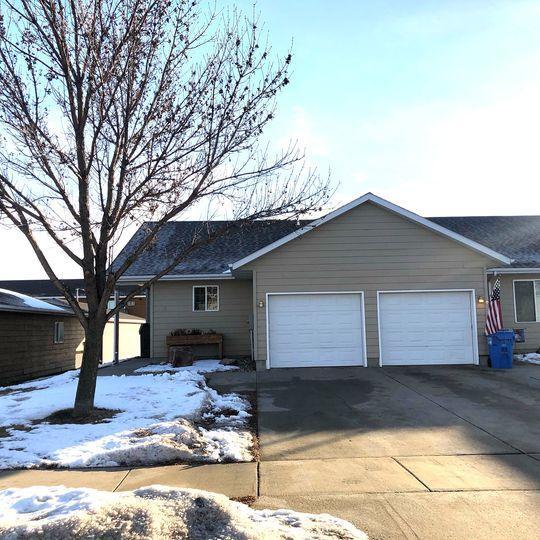 902 S Newcomb Ave in Sioux Falls, SD - Building Photo - Building Photo