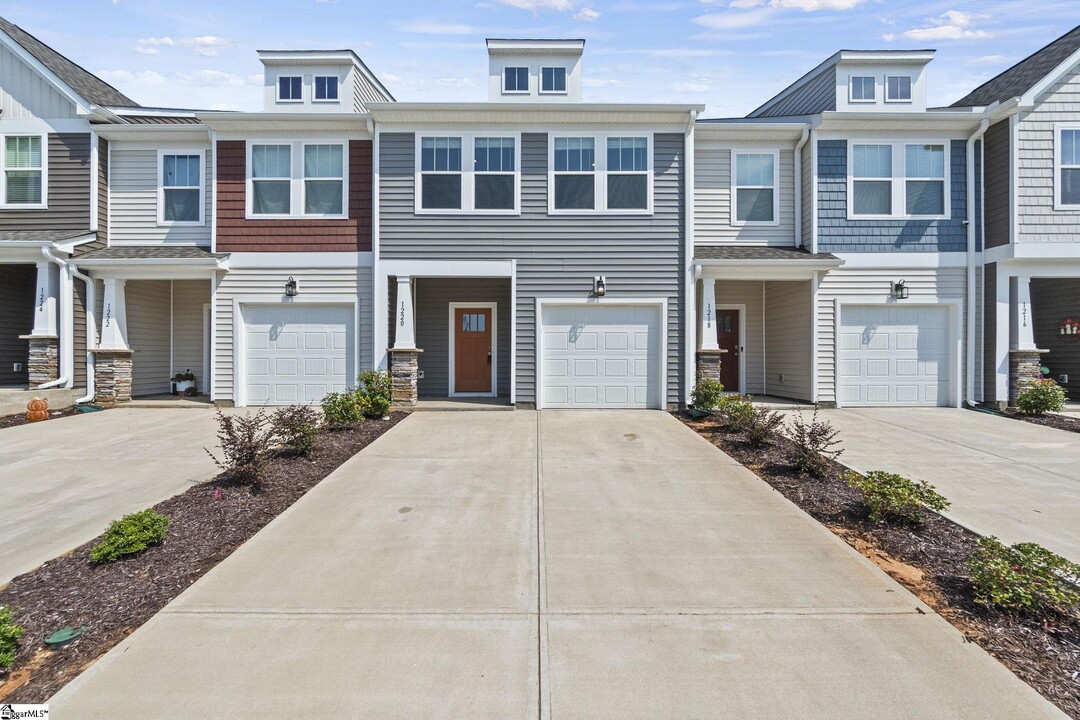 1220 Cherry Orch Rd in Moore, SC - Building Photo