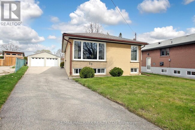 32 Littlewood Crescent