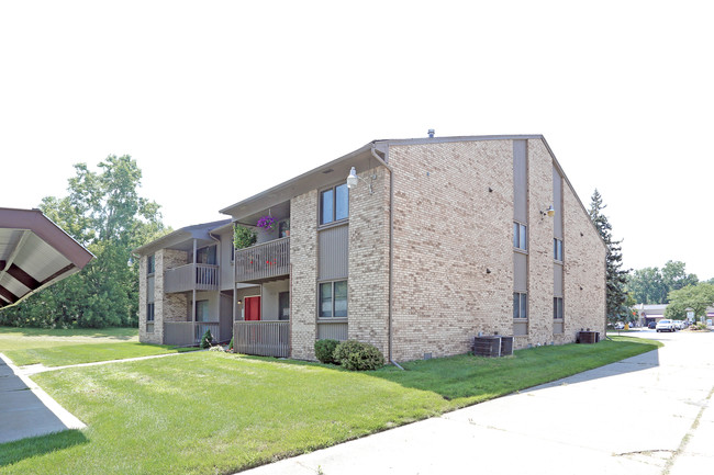 Bon Brae Apartments in Harrison Township, MI - Foto de edificio - Building Photo