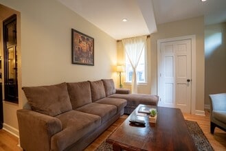 403 W Eugenie St in Chicago, IL - Building Photo - Building Photo