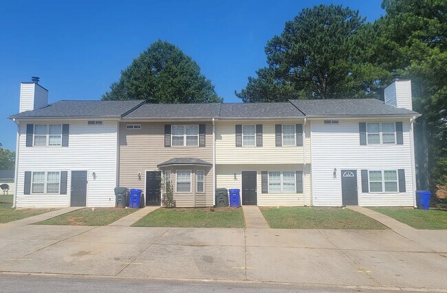 Room in Townhome on Bob White Ln SE in Conyers, GA - Building Photo - Building Photo