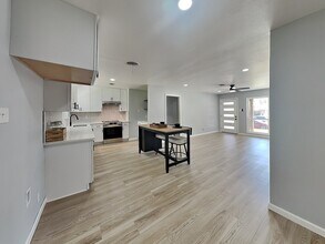 2111 Melissa St in Arlington, TX - Building Photo - Building Photo