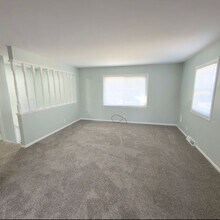 5390 Newcastle Dr SE in Kentwood, MI - Building Photo - Building Photo