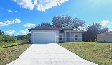 2903 41st St SW in Lehigh Acres, FL - Building Photo - Building Photo