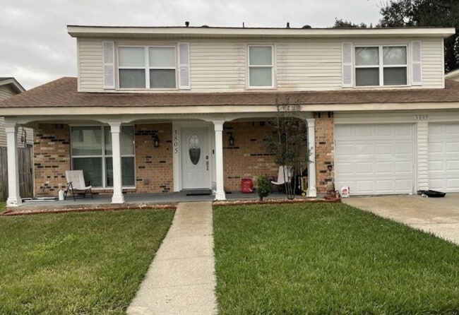 property at 3805 N Deerwood Dr