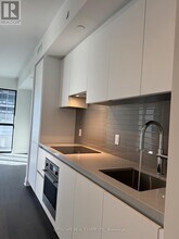 2 Erskine Rd in Mississauga, ON - Building Photo - Building Photo