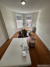 19 Mount Hood Rd, Unit 5 in Boston, MA - Building Photo - Building Photo