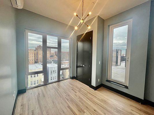 property at 1847 Cross Bronx Expy