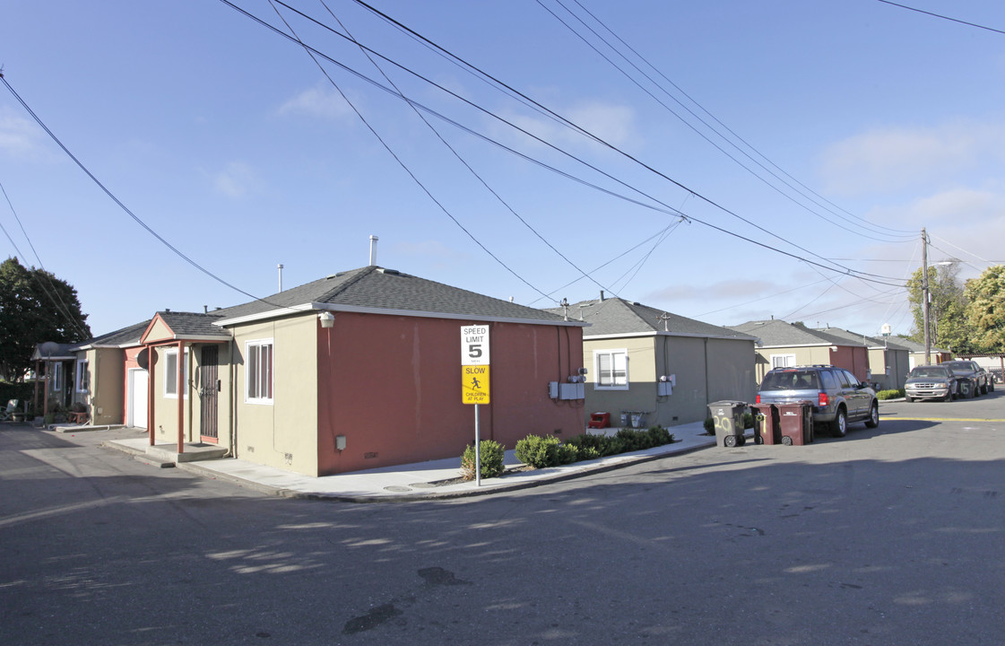 22811-22815 Grand St in Hayward, CA - Building Photo