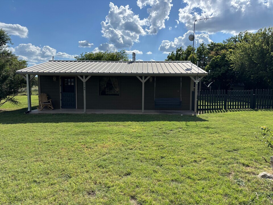 7796 Ranch Rd 965 in Fredericksburg, TX - Building Photo