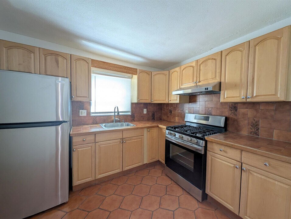 30 Murdock St in Somerville, MA - Building Photo