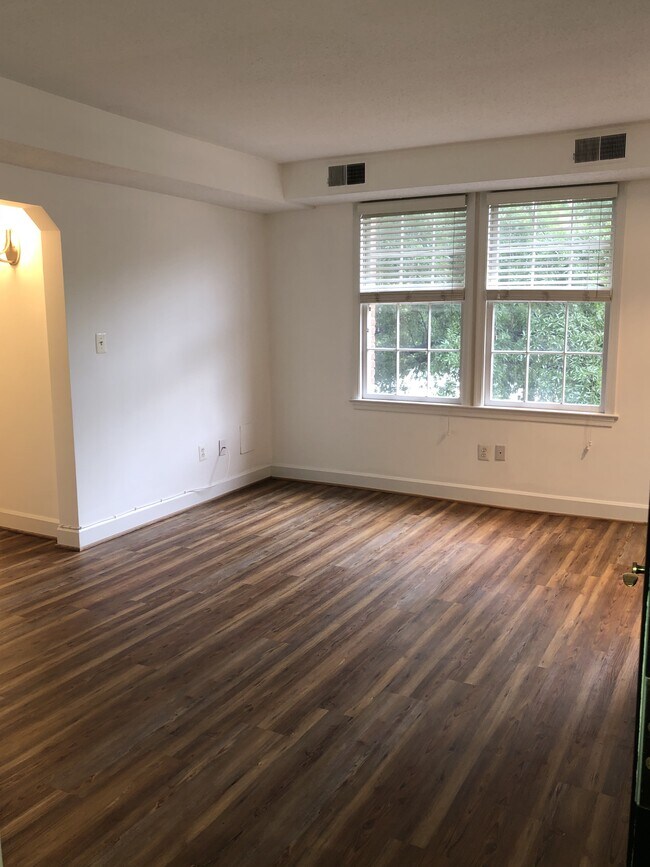 600 Bashford Ln in Alexandria, VA - Building Photo - Building Photo
