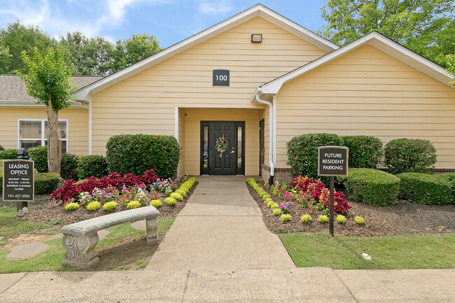 Parkview Apartments in Jackson, TN - Building Photo - Building Photo