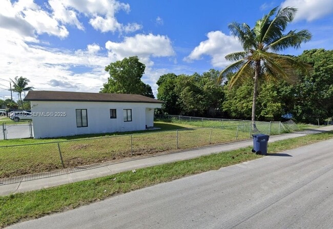 26600 SW 138th Ct in Homestead, FL - Building Photo - Building Photo
