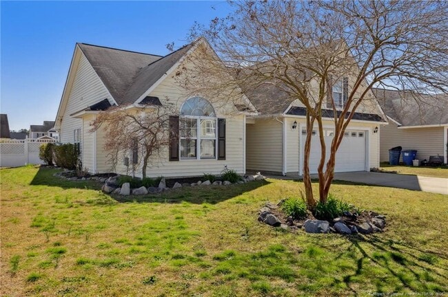 265 Huntington Dr in Raeford, NC - Building Photo - Building Photo