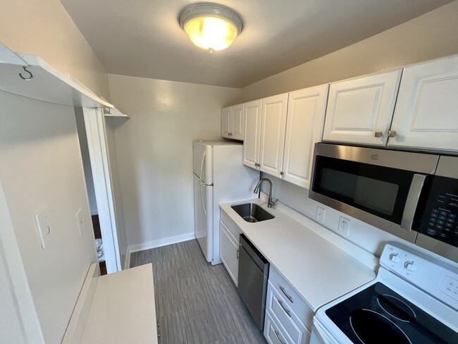 5 E Glebe Rd, Unit C in Alexandria, VA - Foto de edificio - Building Photo