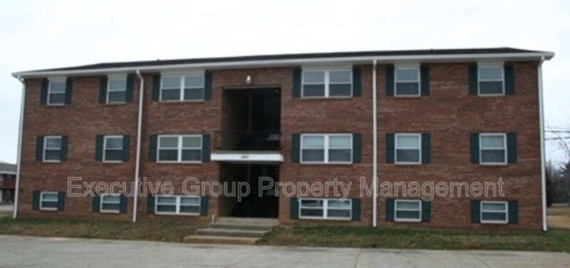 365 Elmwood Dr in Radcliff, KY - Building Photo