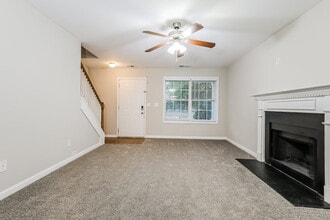 848 Betsy Ross Trail in Hampton, GA - Foto de edificio - Building Photo