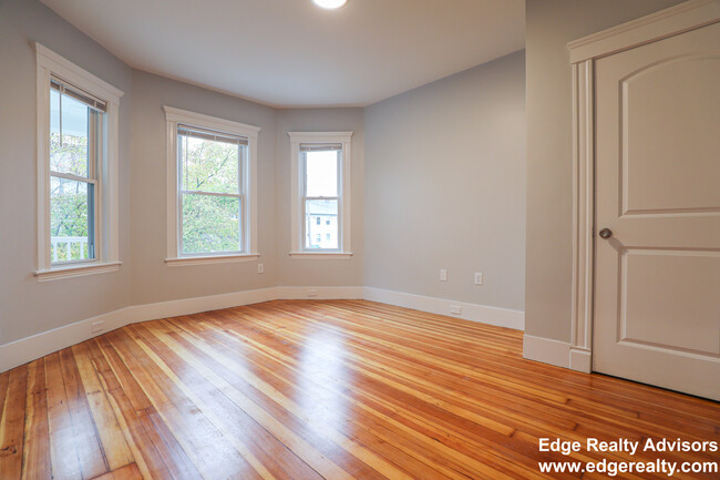 82 Tremont St, Unit 1 in Boston, MA - Foto de edificio - Building Photo