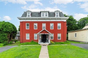 4 Main St in Purdys, NY - Building Photo