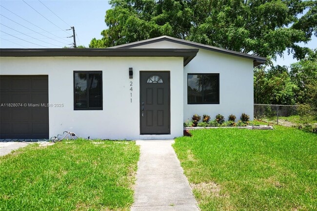 2411 NW 9th St in Fort Lauderdale, FL - Building Photo - Building Photo