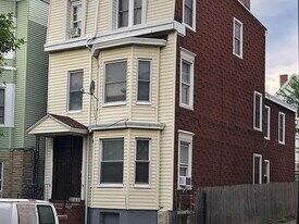 212 Lexington St in Boston, MA - Building Photo