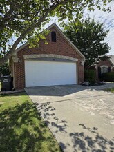611 N Douglas St in Jenks, OK - Building Photo - Building Photo