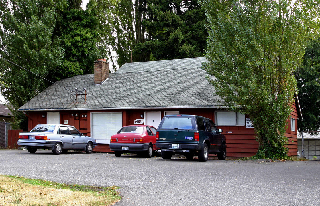 14628 Military Rd S in Tukwila, WA - Building Photo