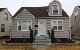 3728 W 86th St in Chicago, IL - Building Photo