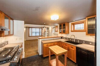 533 N 74th St in Seattle, WA - Building Photo - Building Photo