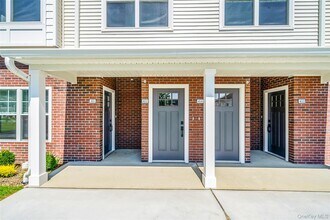 103 Dover St in Central Islip, NY - Building Photo - Building Photo