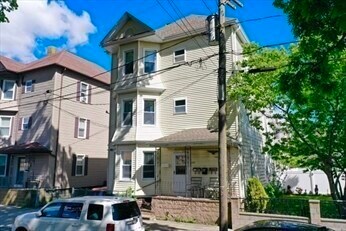 337 Tinkham St in New Bedford, MA - Building Photo