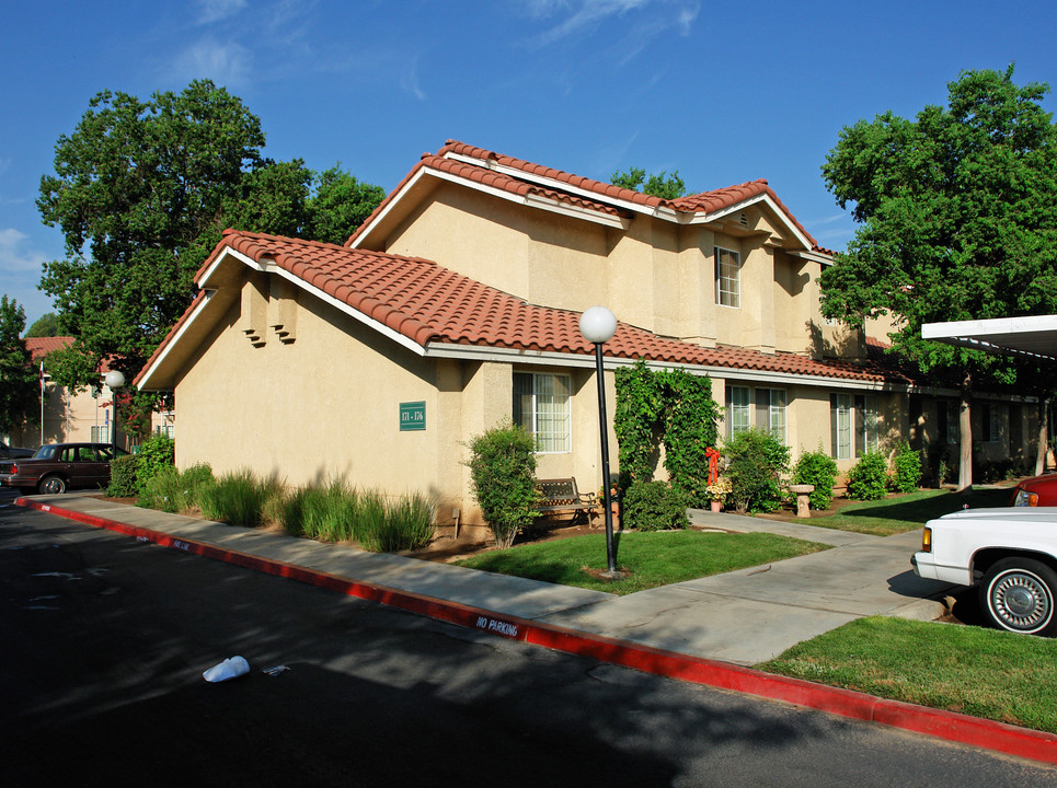 Casa Velasco in Fresno, CA - Building Photo