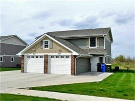 804 E Lincoln Ave in Indianola, IA - Building Photo