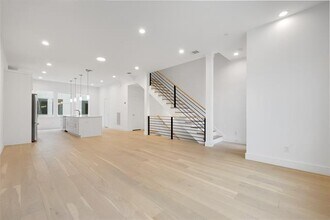 3915 N Hall St in Dallas, TX - Building Photo - Building Photo