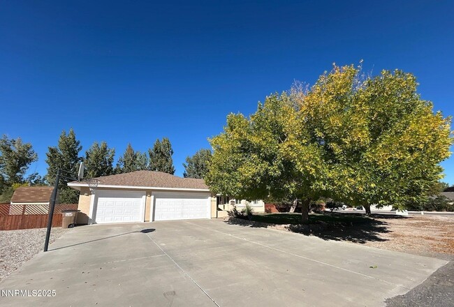 5390 Vinewood Cir in Fallon, NV - Foto de edificio - Building Photo