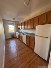 2039 Commonwealth Ave, Unit 31 in Boston, MA - Building Photo - Building Photo