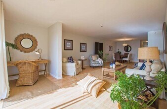 1001 Shore Line Dr in Alameda, CA - Building Photo - Building Photo